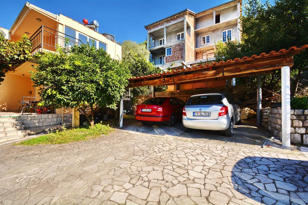 Apartment Rita Tivat Buitenkant foto