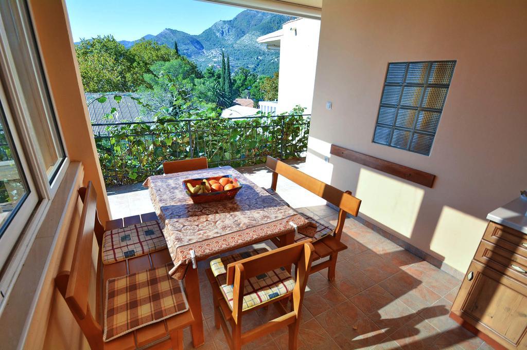Apartment Rita Tivat Buitenkant foto