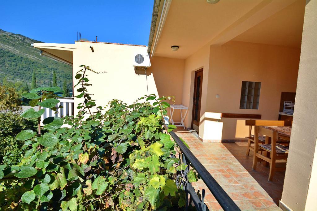 Apartment Rita Tivat Buitenkant foto