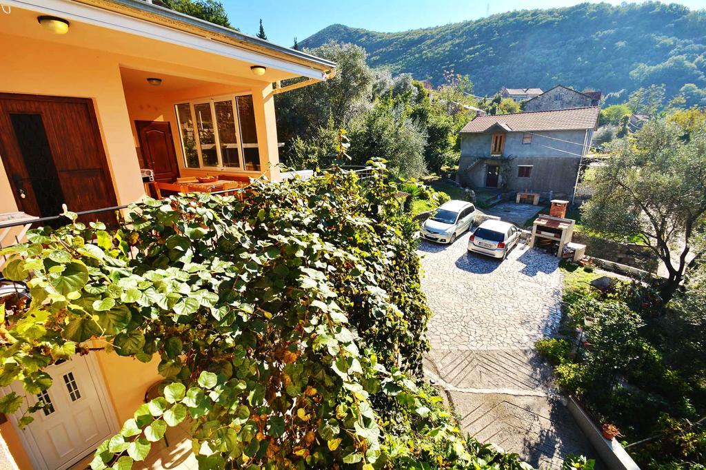 Apartment Rita Tivat Buitenkant foto