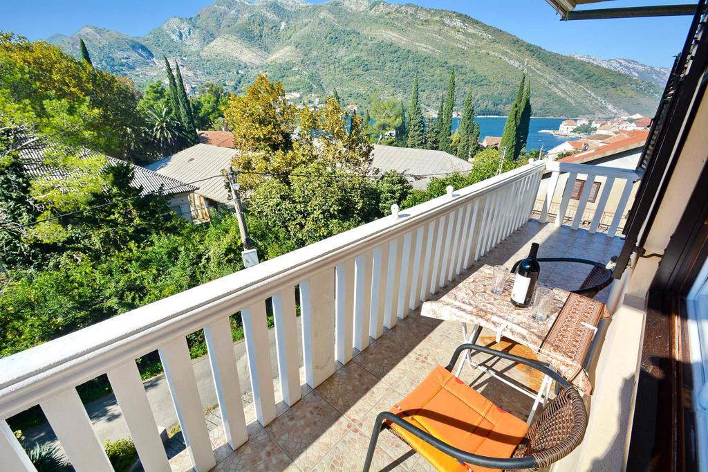 Apartment Rita Tivat Buitenkant foto