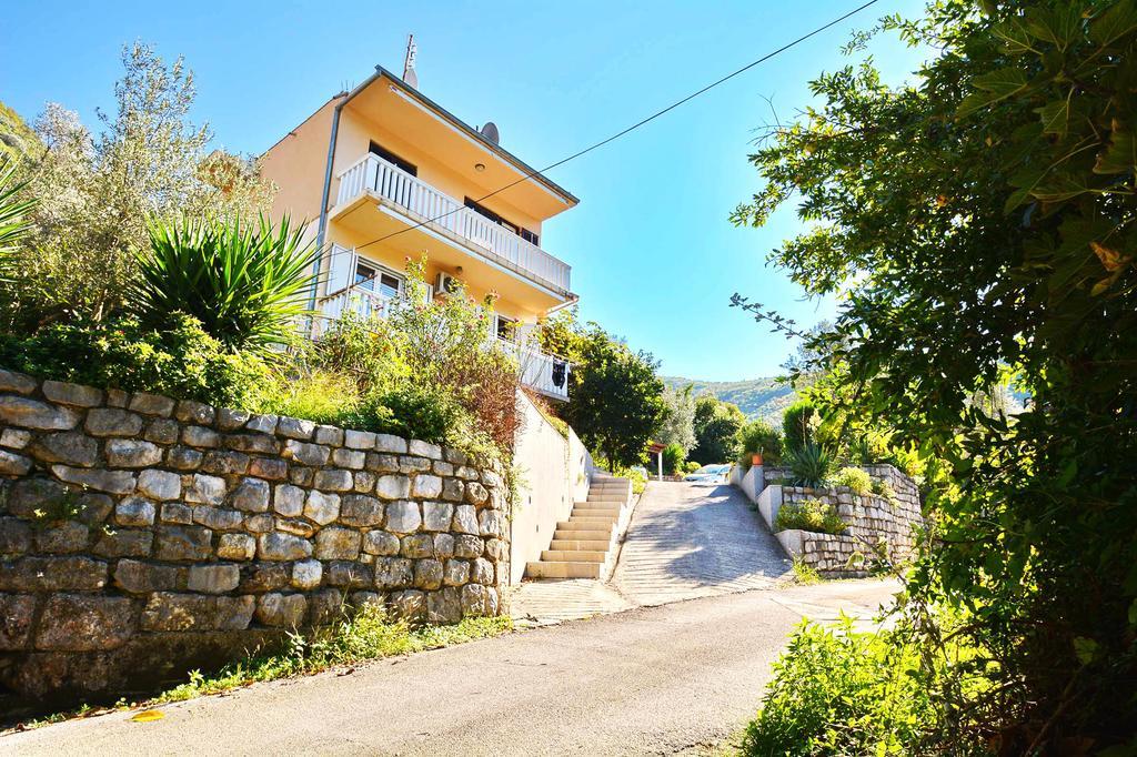 Apartment Rita Tivat Buitenkant foto